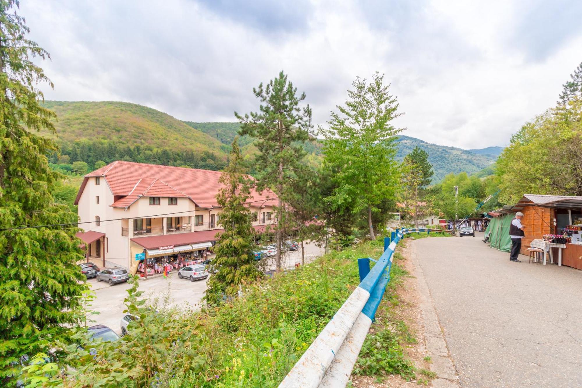 Pensiunea Popasul Ursilor Chiscau 외부 사진